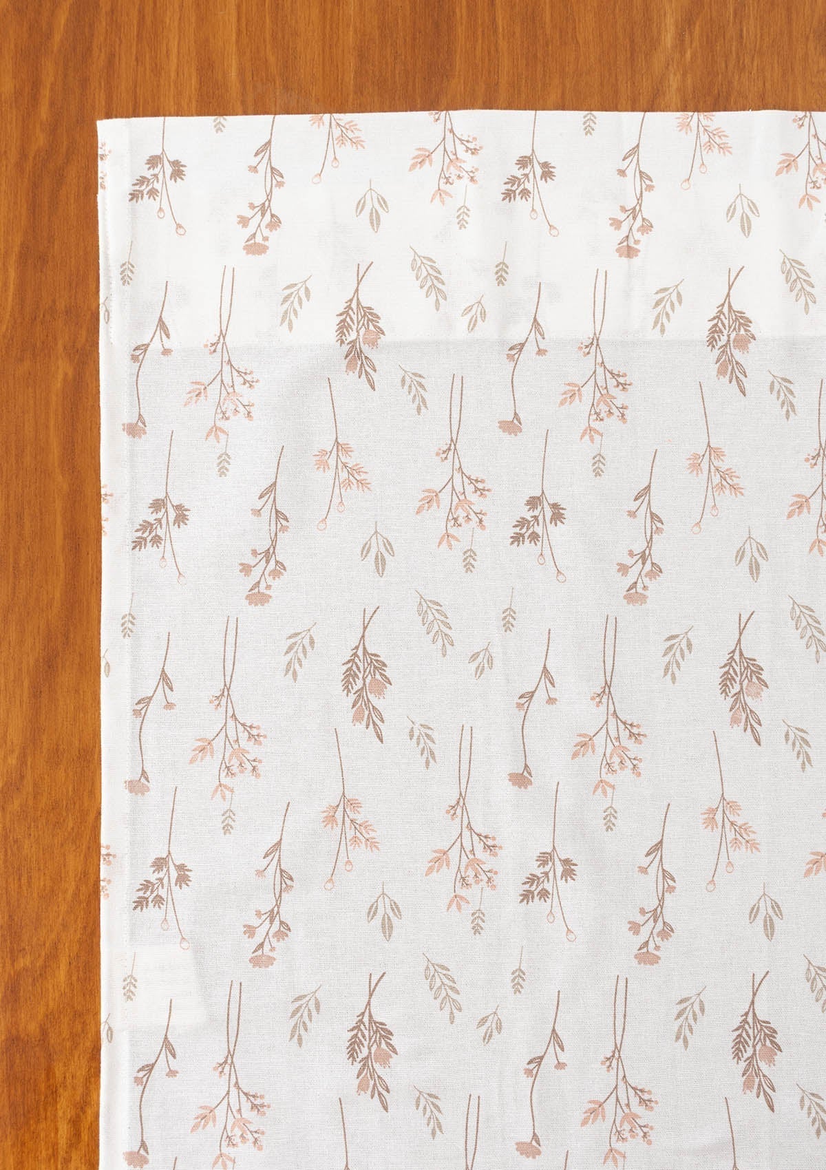 Breeze floral pattern 100% cotton Fabric - Light Reduction - Orange