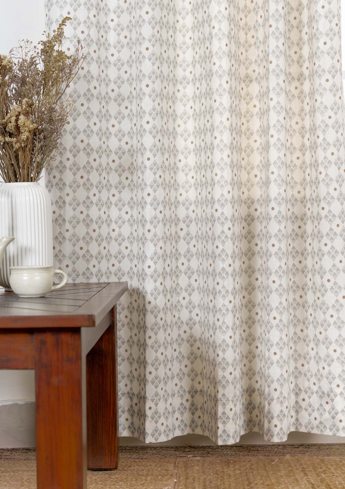 Mirage 100% cotton geometric sheer fabric for living room - Light filtering - Grey