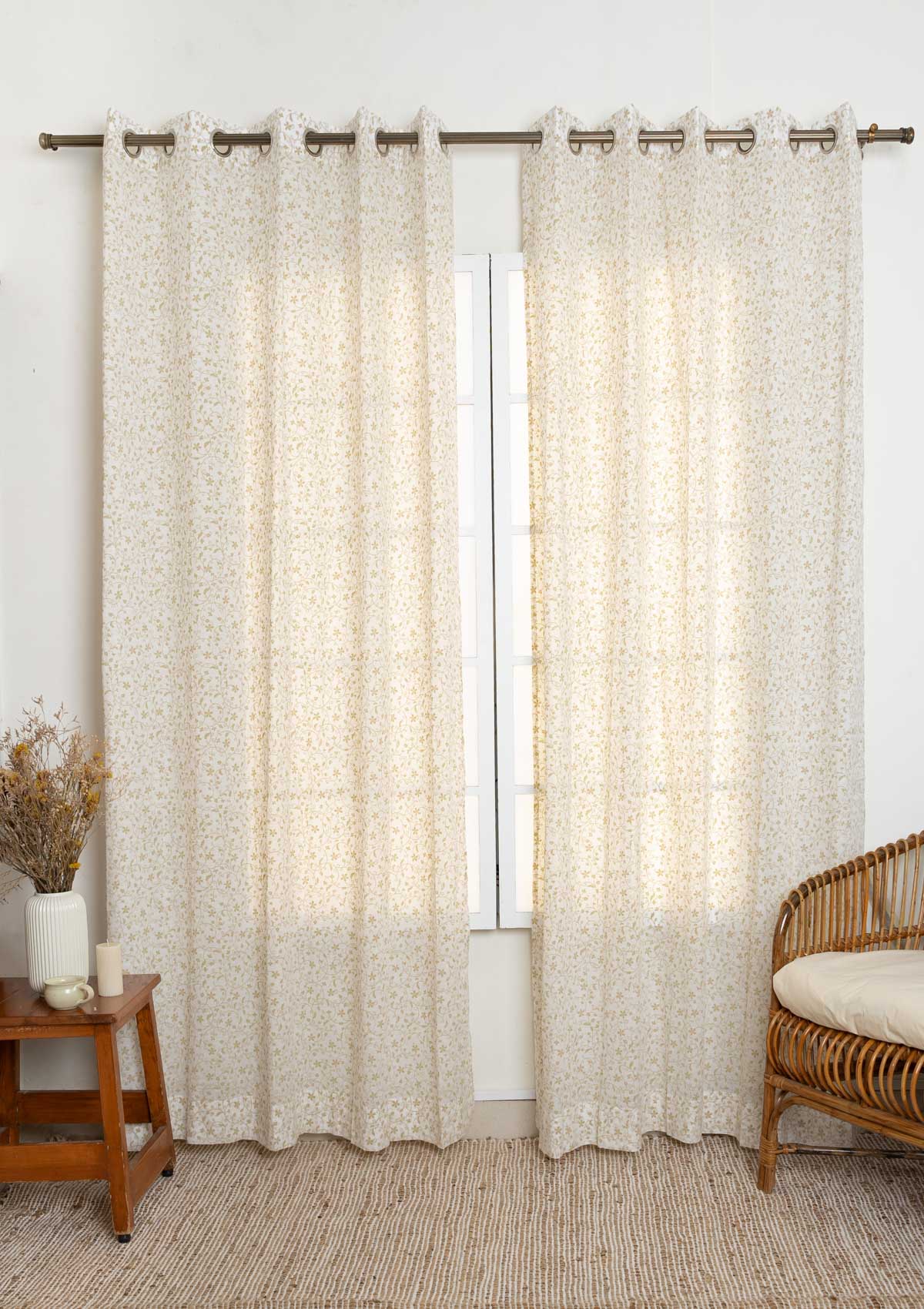 Sandalwood floral 100% cotton sheer Fabric for living room - Light filtering - Ivory