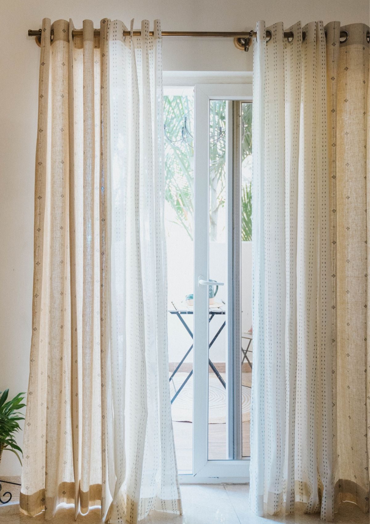 Dew 100% Sheer minimal curtain for Living room & bedroom - Light filtering - Cream - Single Piece