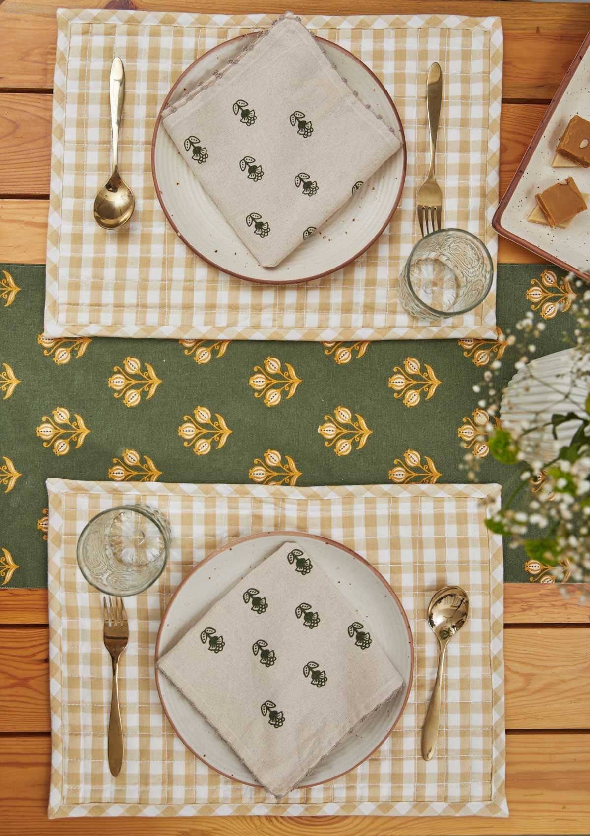 Alleppey 100% cotton ethnic table runner for 4 seater or 6 seater Dining with tassels - Pepper green