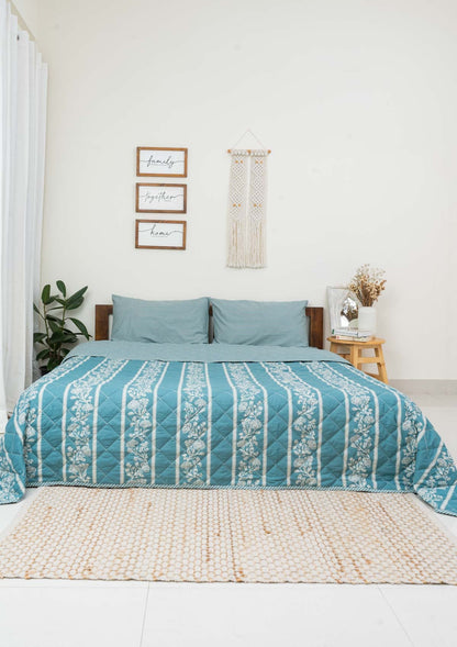 Regal Affair Reversible Quilt - Turquoise