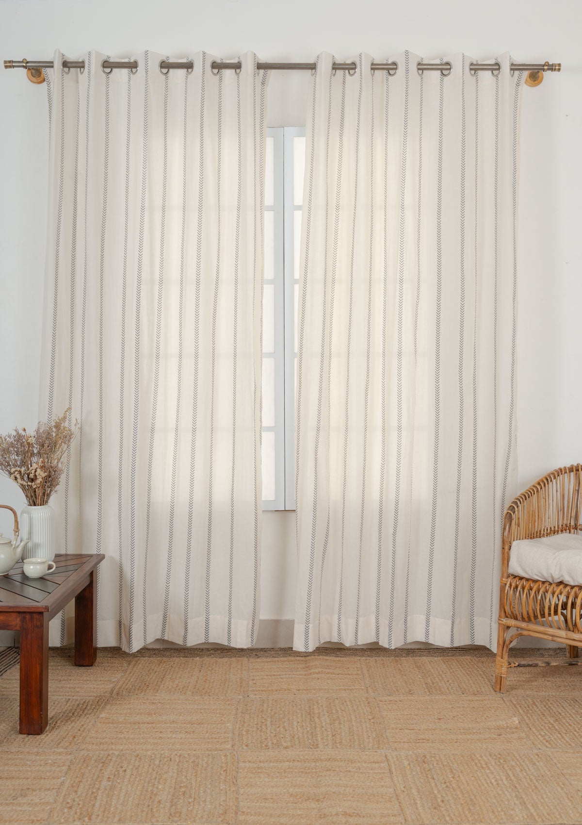 Spear 100% cotton geometric sheer curtain for living room - Light filtering - Black - Single - Single Piece