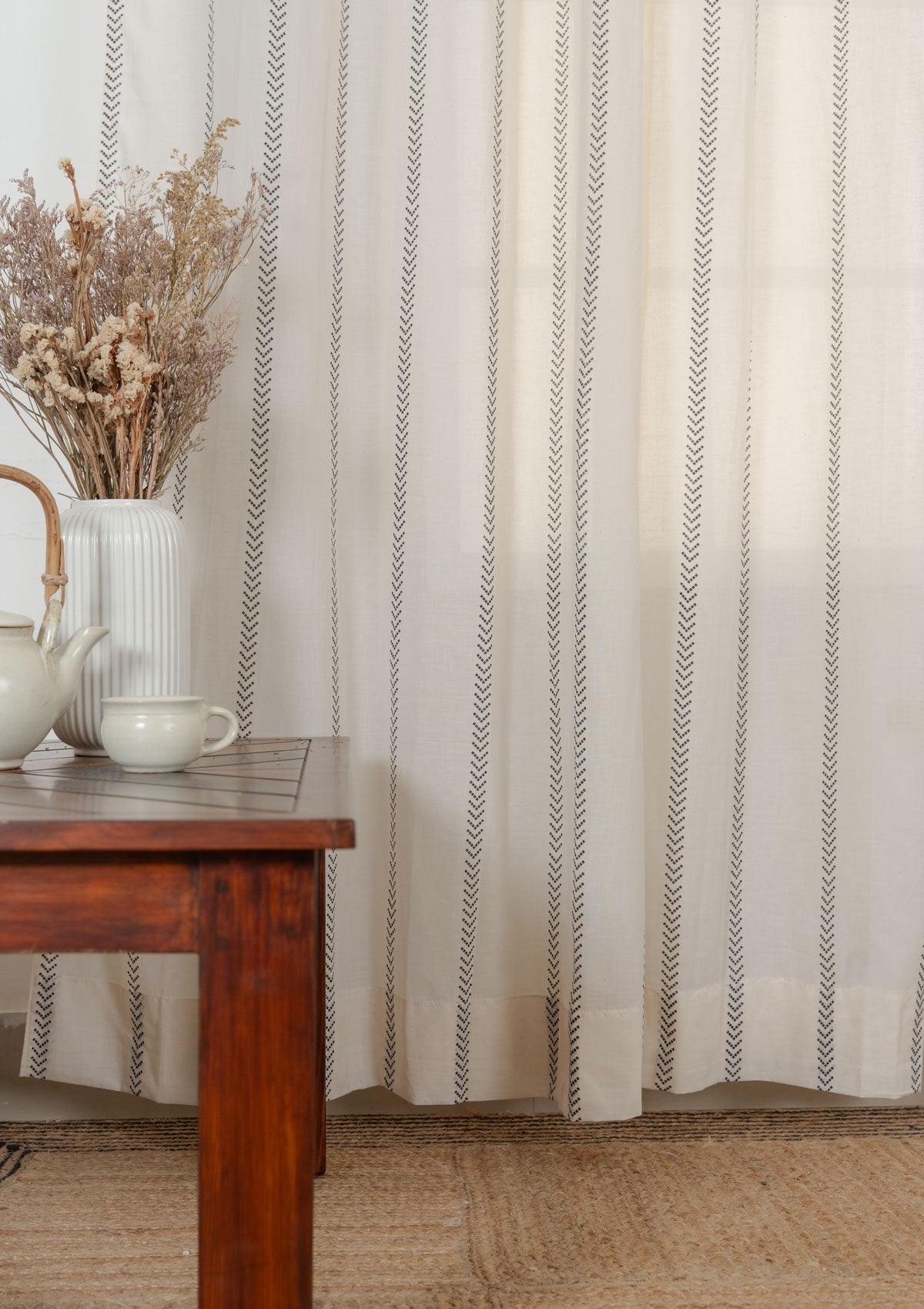 Spear 100% cotton geometric sheer curtain for living room - Light filtering - Black - Single - Single Piece