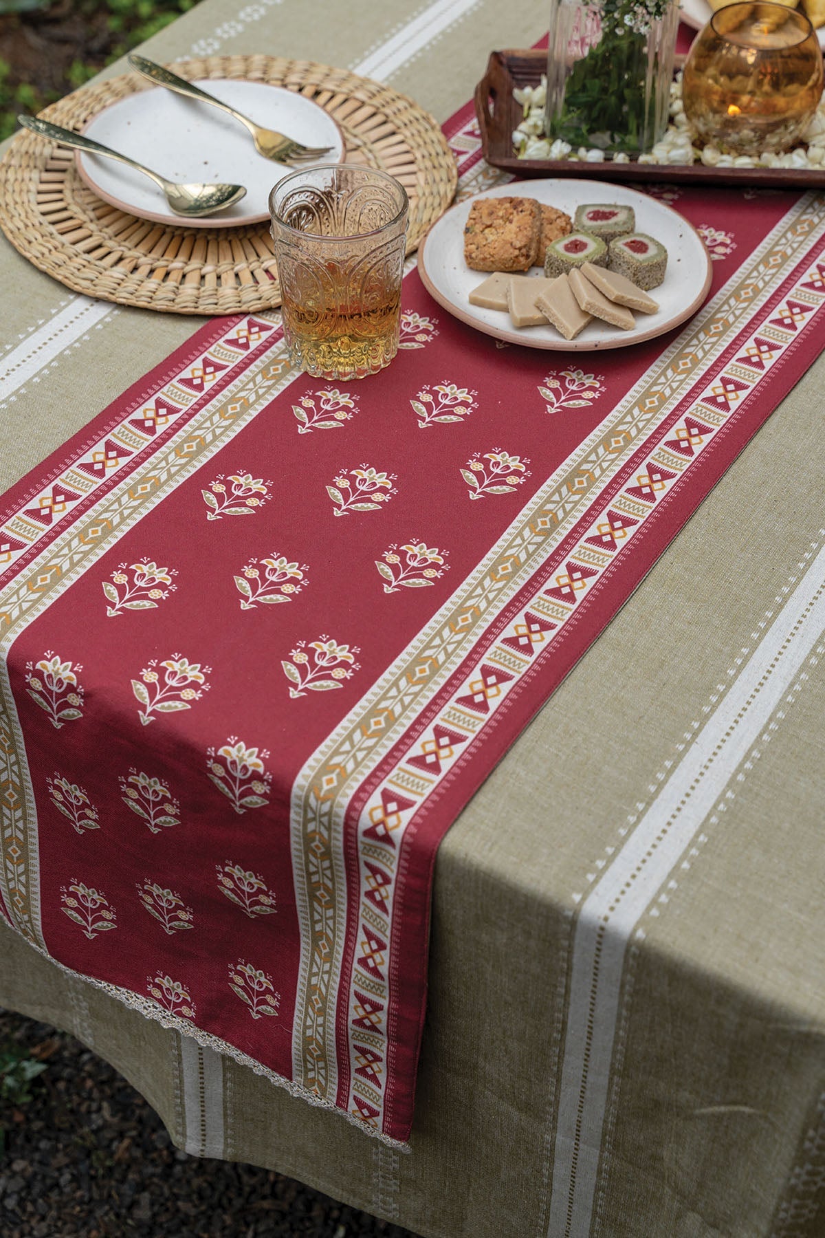 Phool 100% Cotton Printed Pink and Green Table Runner
