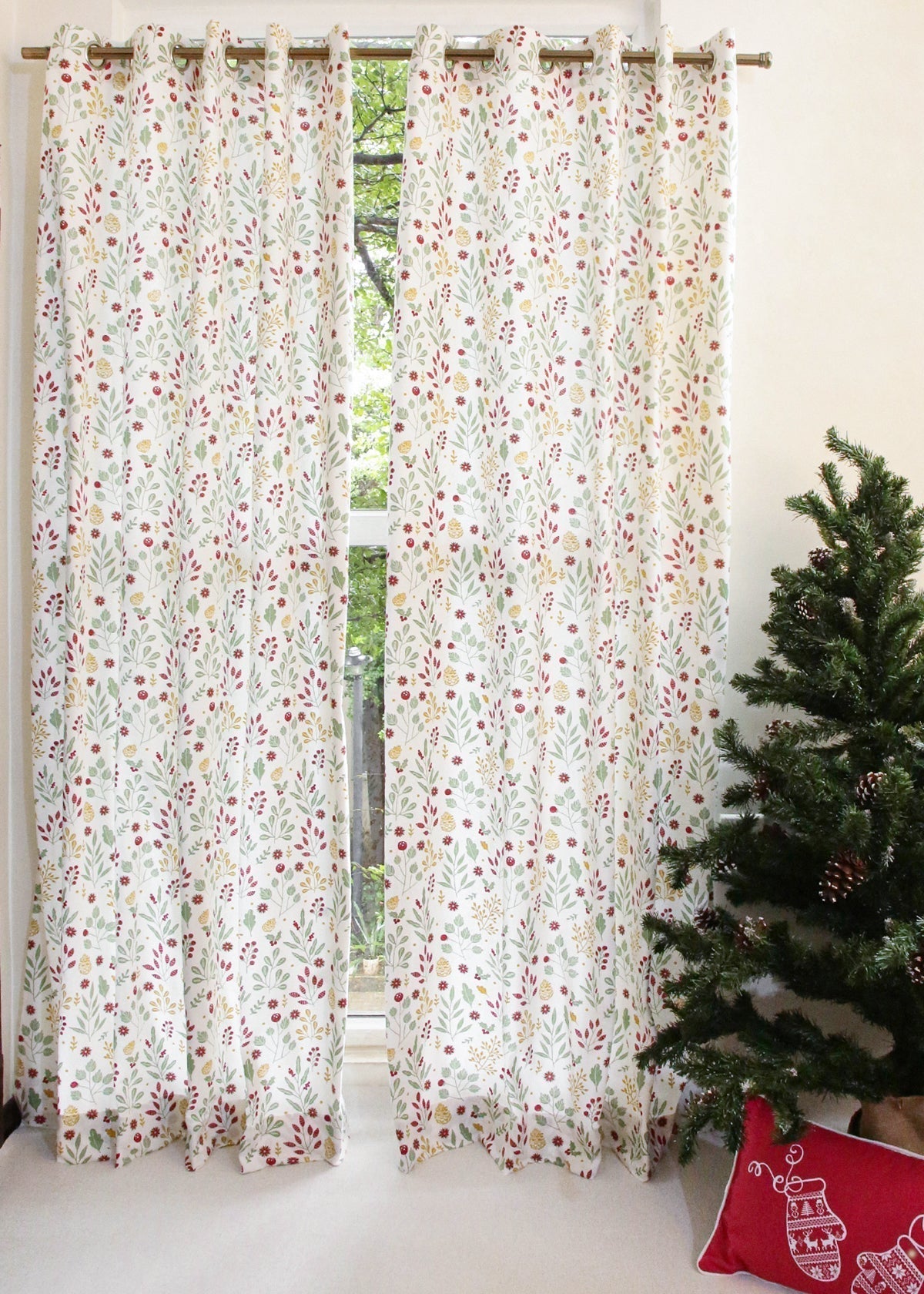 Foraged Berries printed cotton Fabric - Multicolor